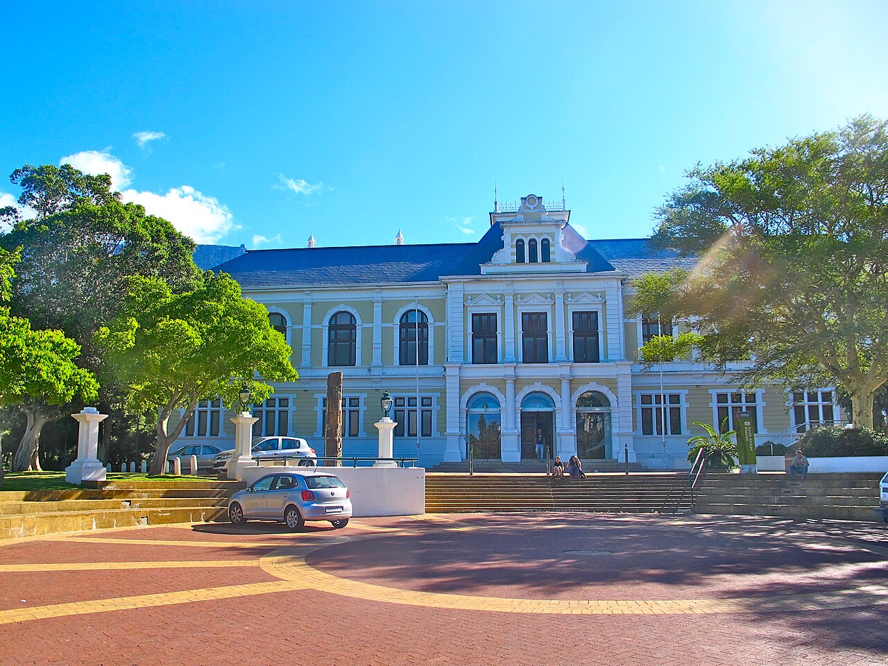 The Iziko South African Museum alongside the Planetarium in Cape Town; this view shows the wider museum exterior