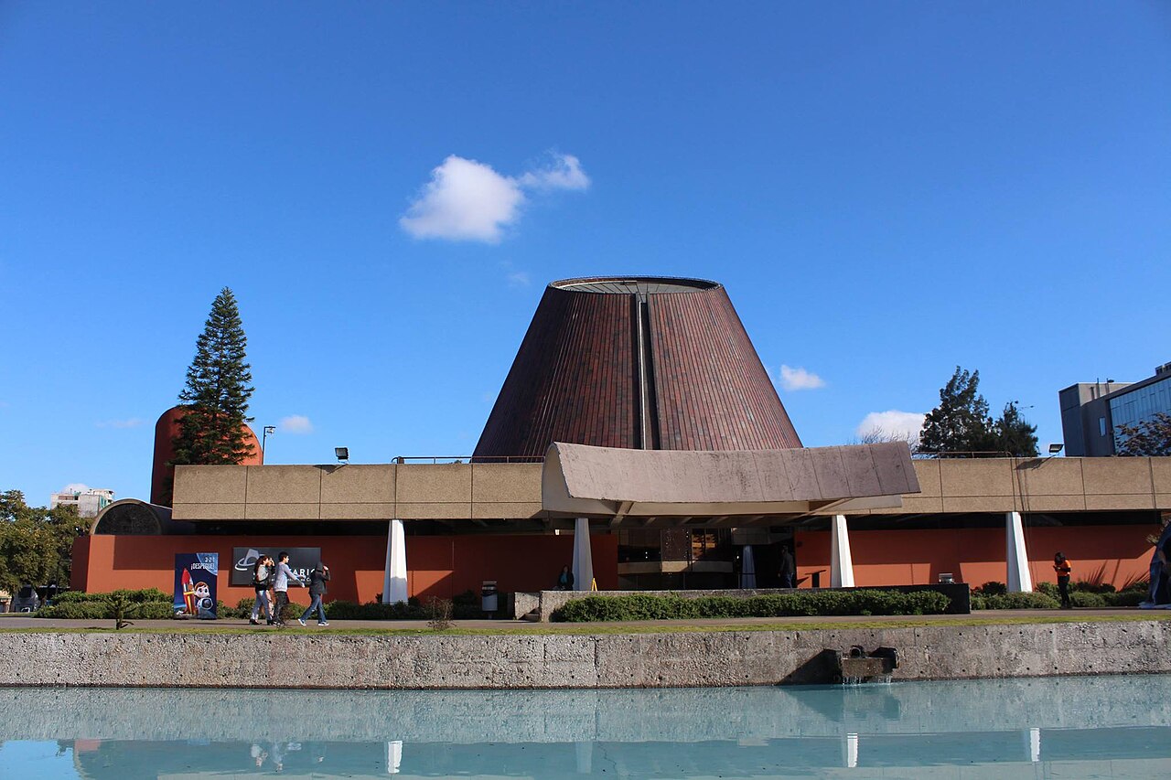 The approach and reflecting pool outside Planetario de Santiago, in an image published in 2017; this view shows the building exterior